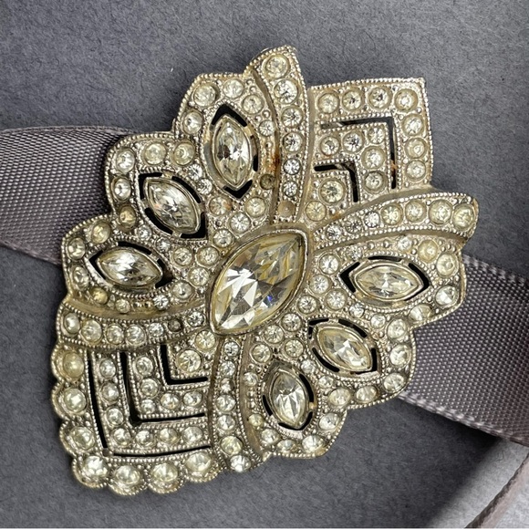 Vintage Art Deco Clear Rhinestone Pavé Scarf Clip - Picture 2 of 14